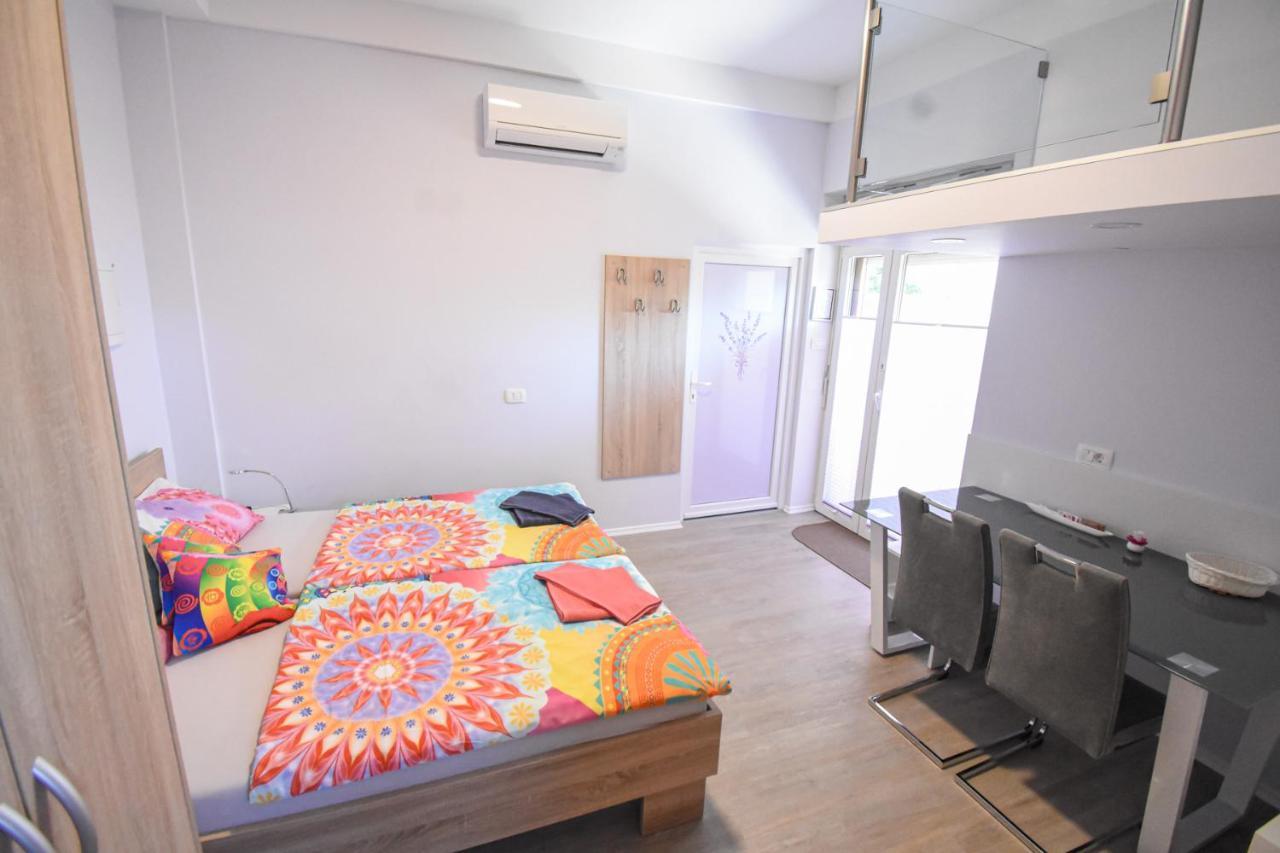 Apartmaji Sobe Zvezda Pobegi Exterior foto