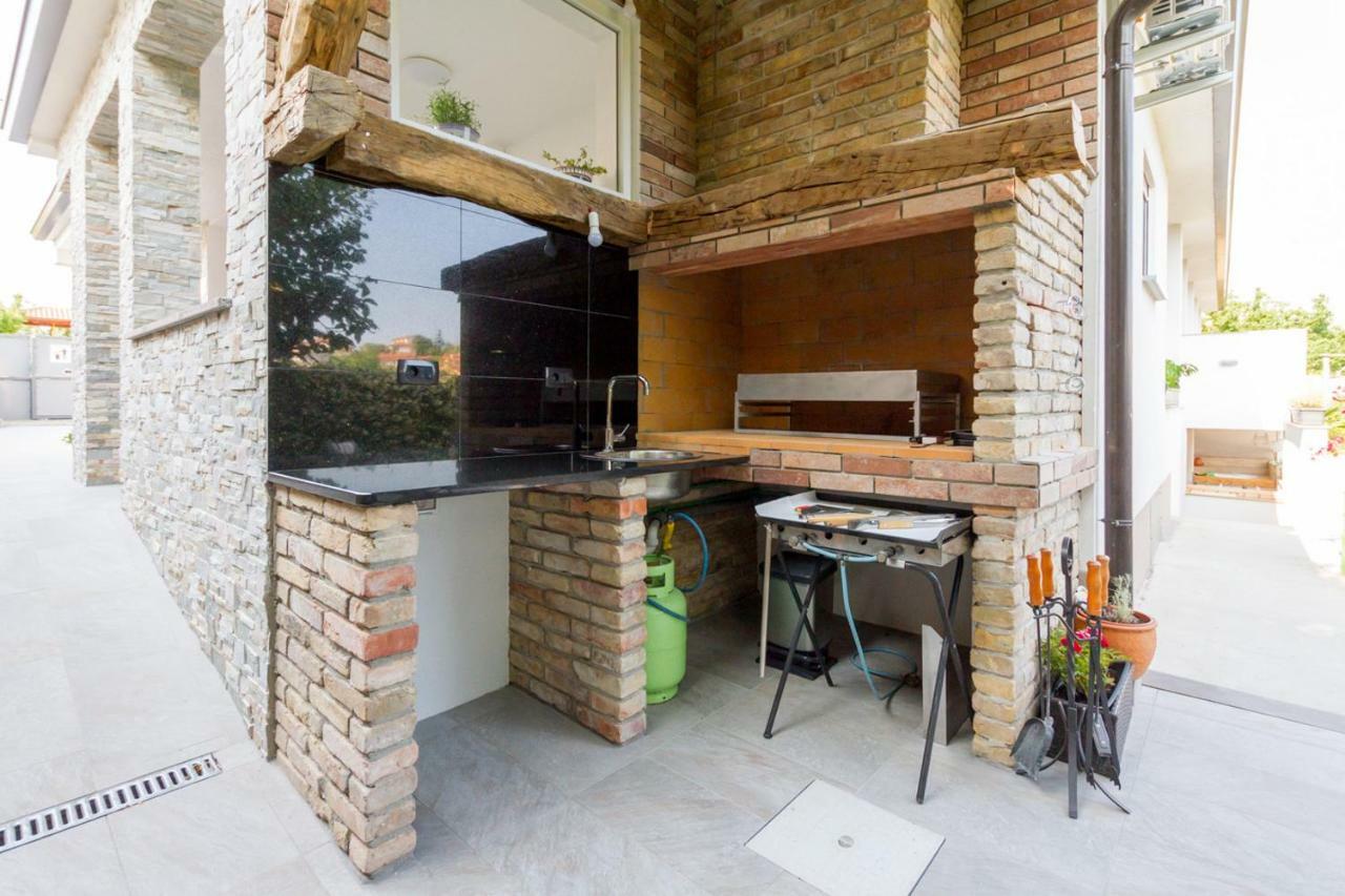 Apartmaji Sobe Zvezda Pobegi Exterior foto